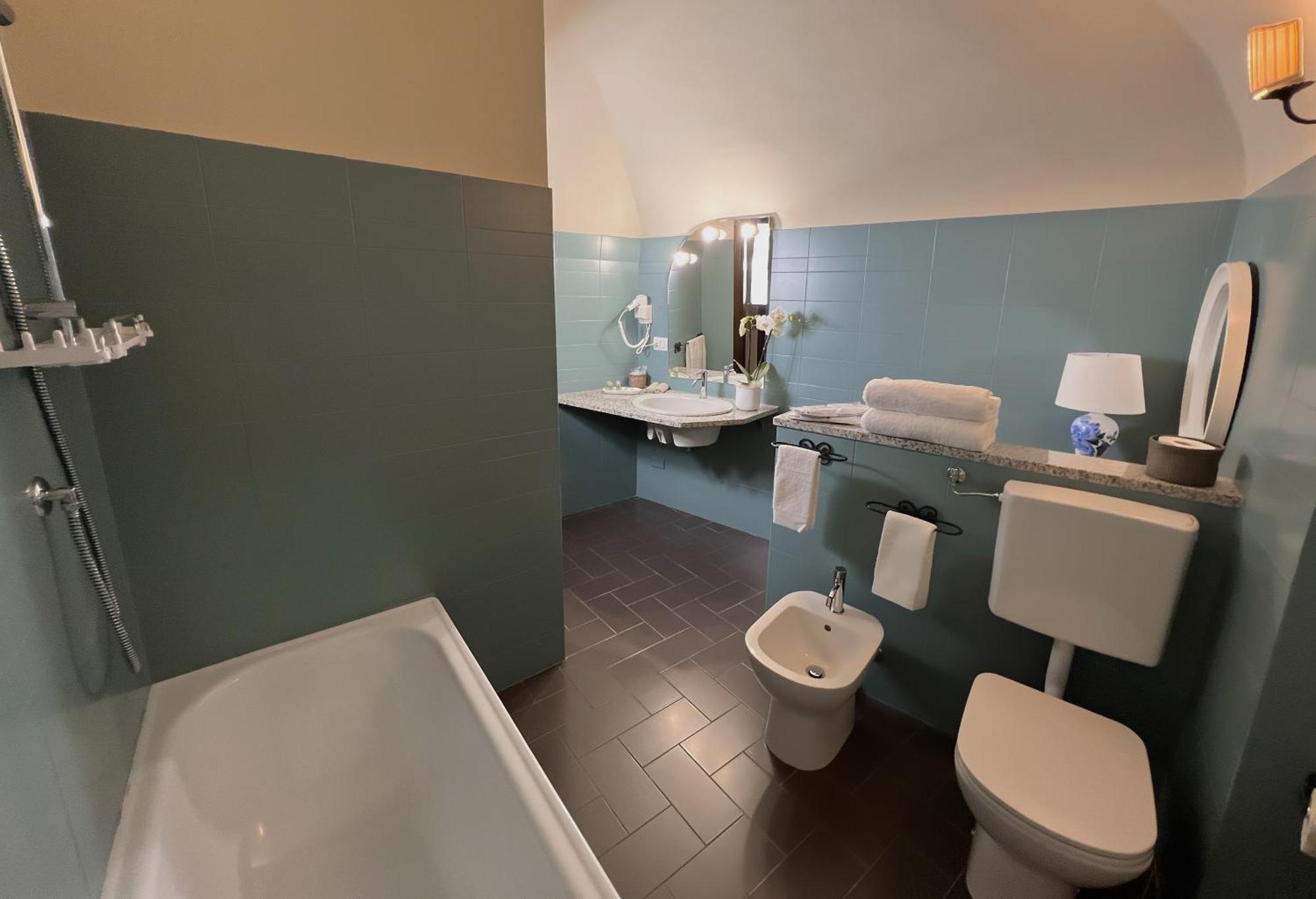 Dimora Conte Cavour Hotel Vercelli Room photo